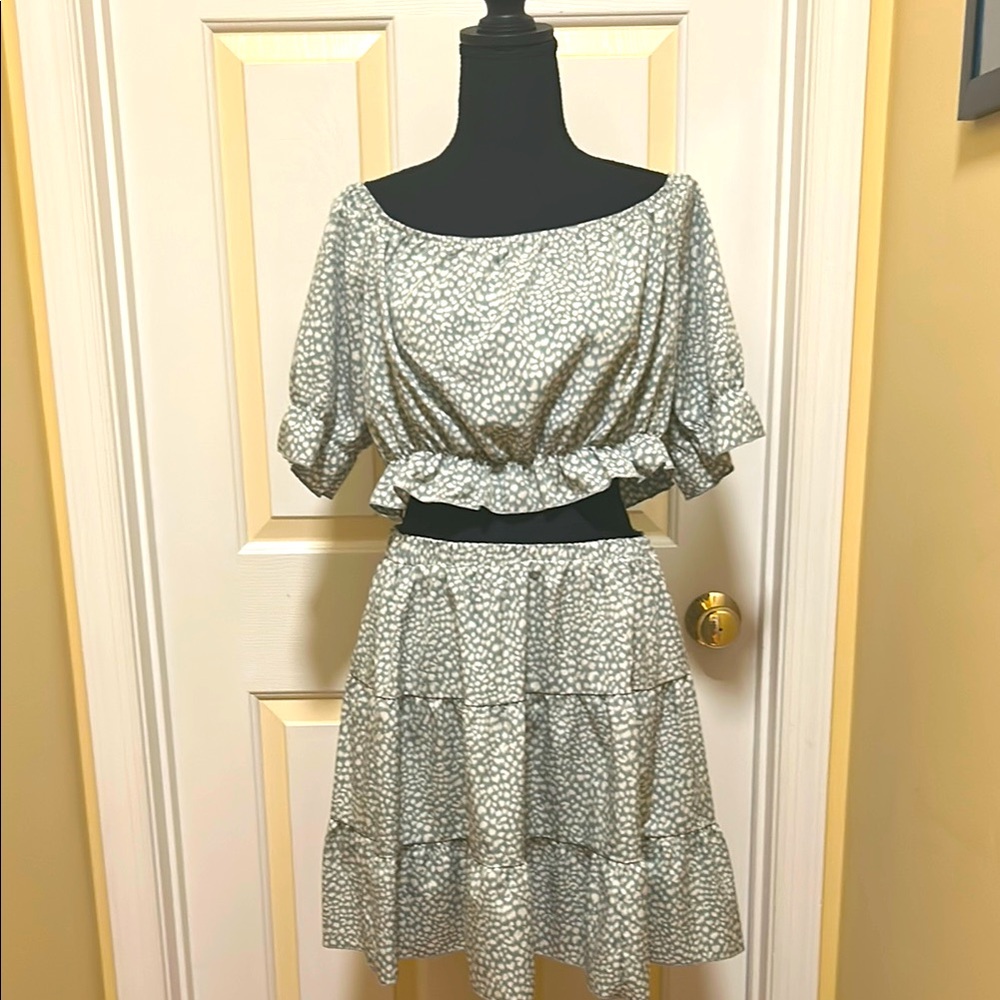 Elegant Green Patterned Skirt and Top